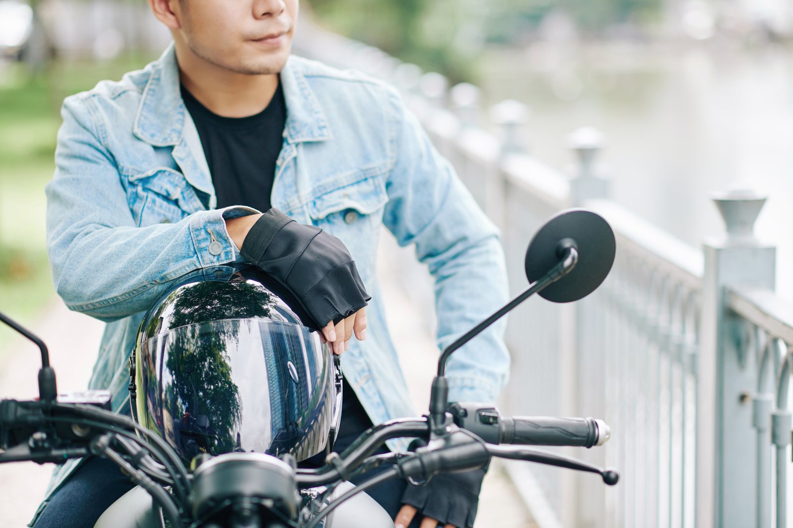 Kunde spricht über Motorrad beleihen mit Berater